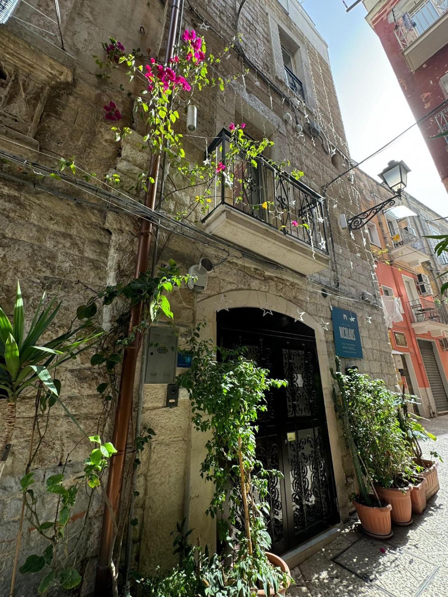 Palazzo Nicolaus Del Borgo Antico Bed & Breakfast Bari Ngoại thất bức ảnh
